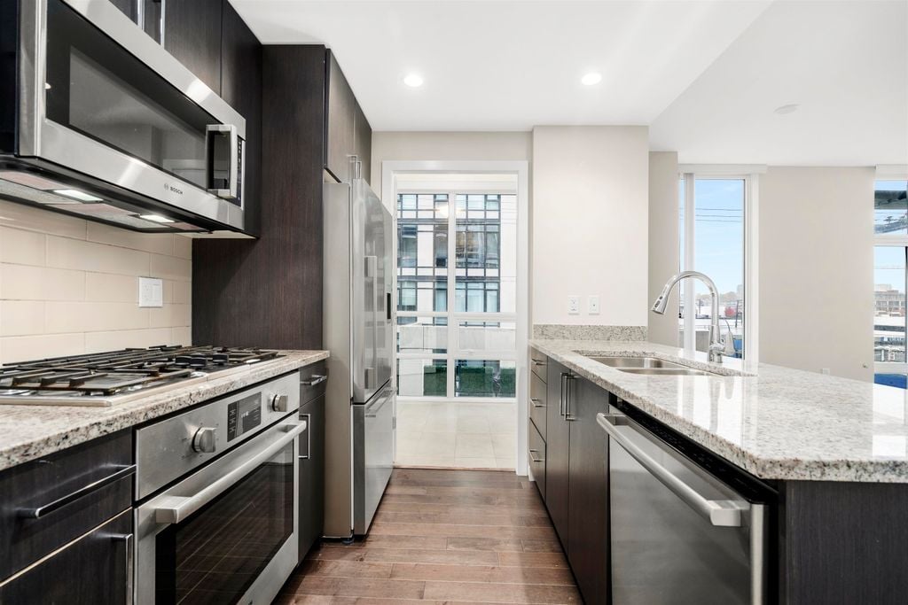 1708 Ontario St, #403