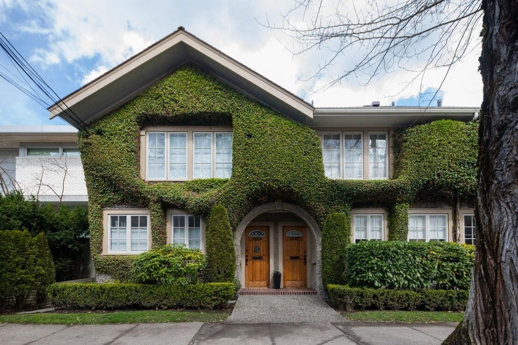 2449 Point Grey Rd