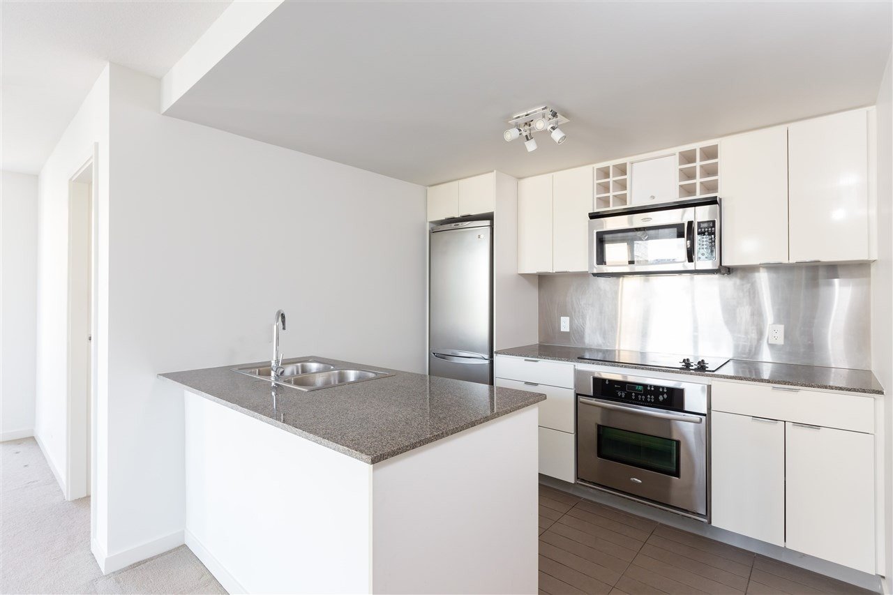 233 Robson St, #703