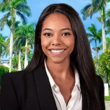 Caralena Stocker Naples, FL Real Estate Agent Headshot