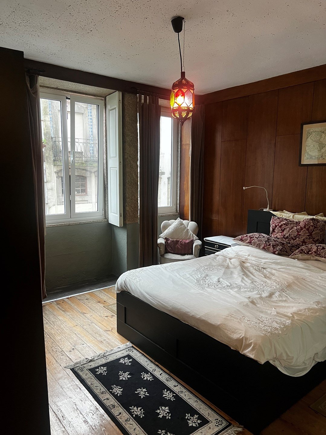 Traditional Four Story Building with Exceptional Investment Potential on Rua do Almada Porto