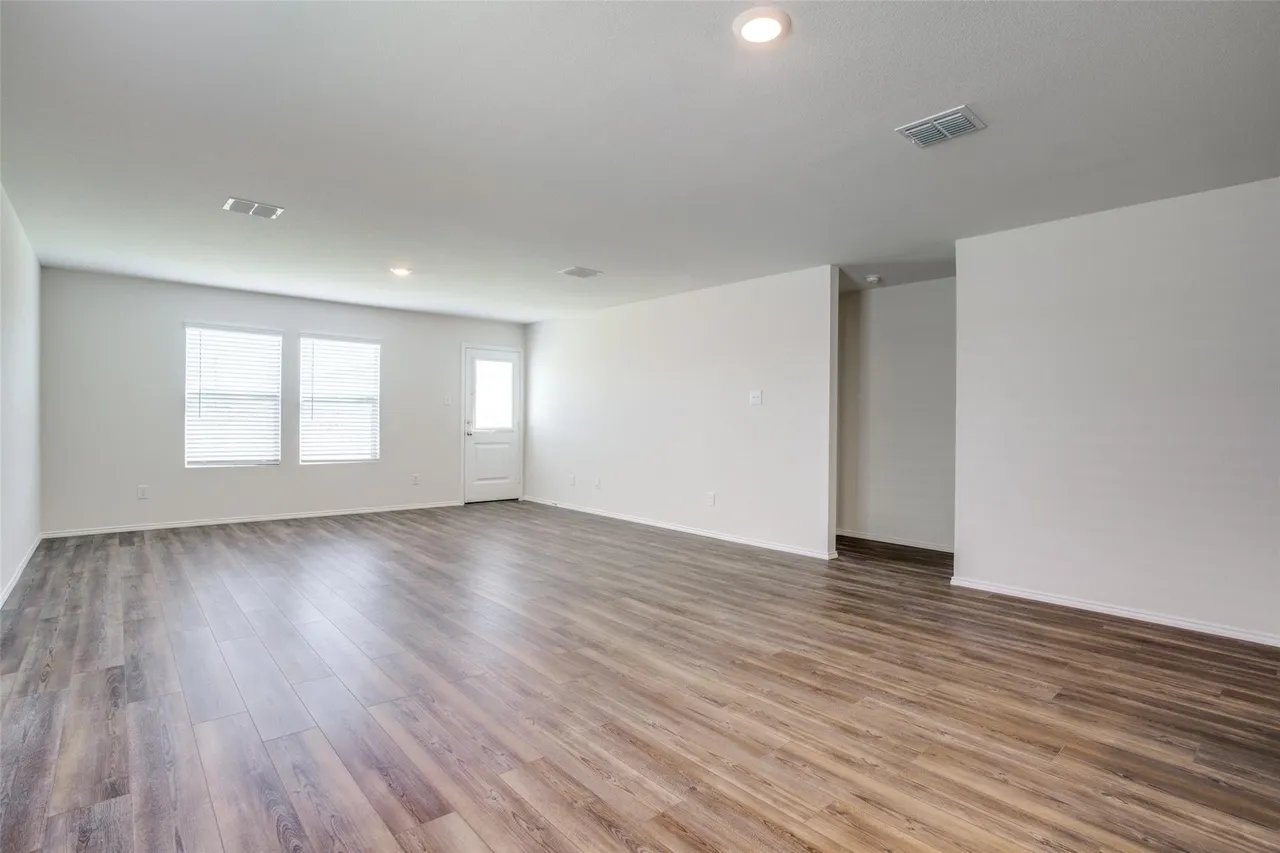 1809 River Crossing Dr