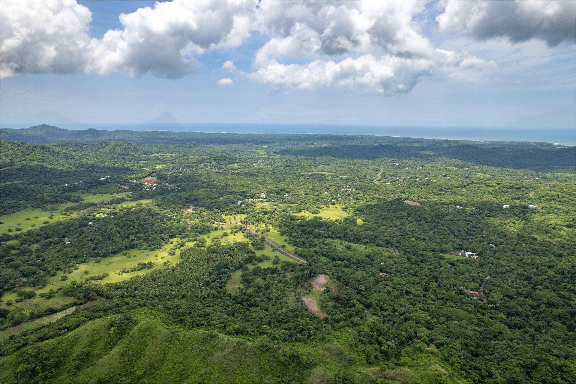 Roble Sabana, Linderos, Guanacaste