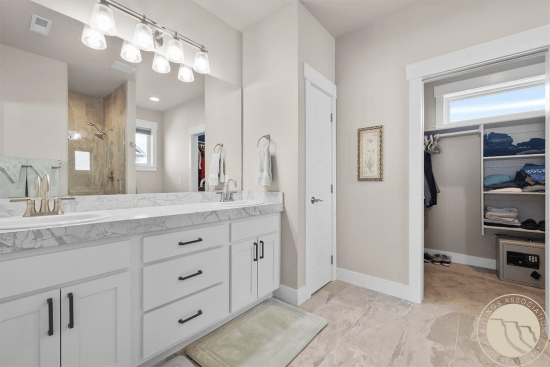 3110 Falcon Cir