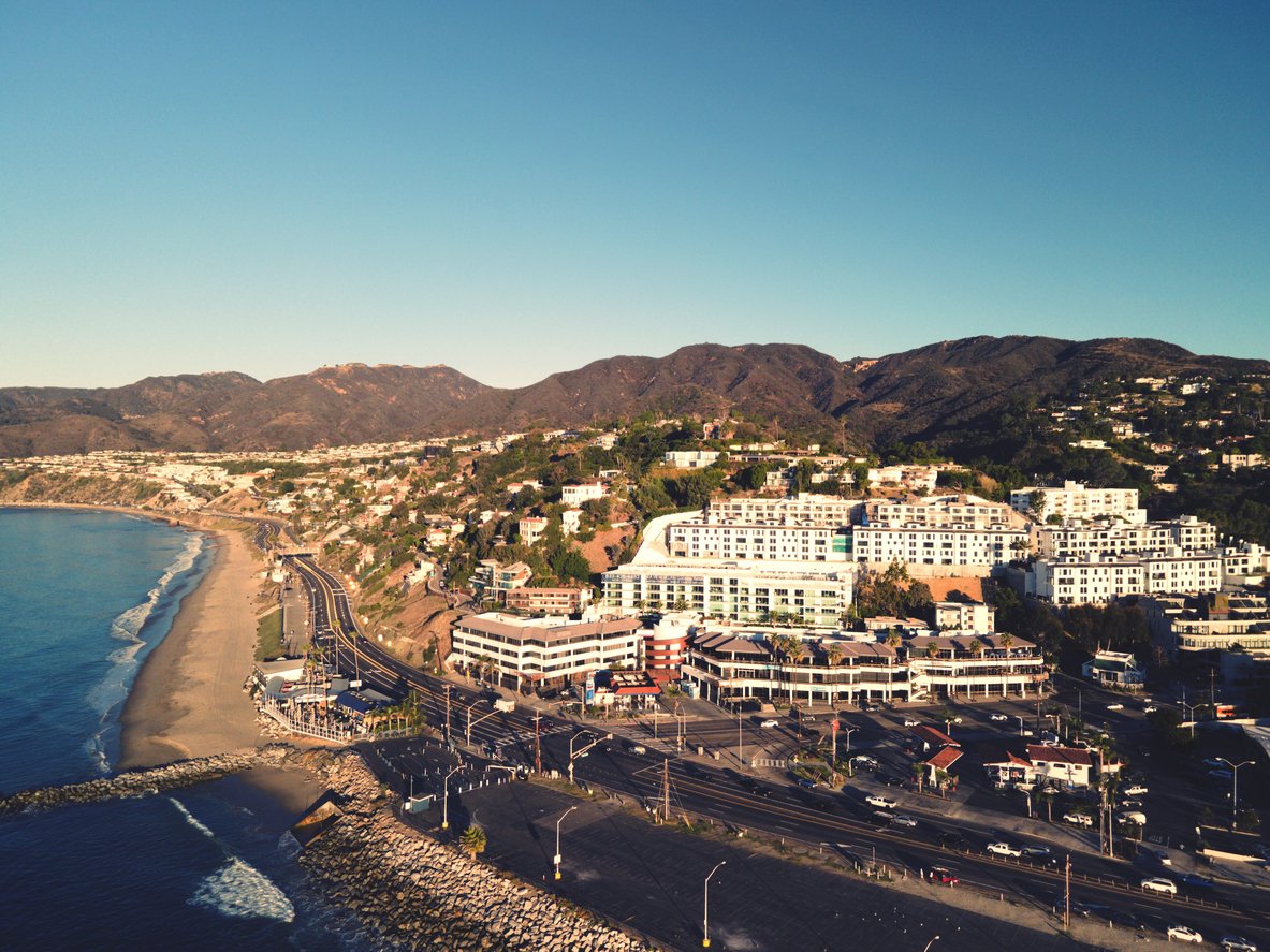 How to Lease Out a Luxury Home in Malibu: Turning Coastal Prestige into Cash