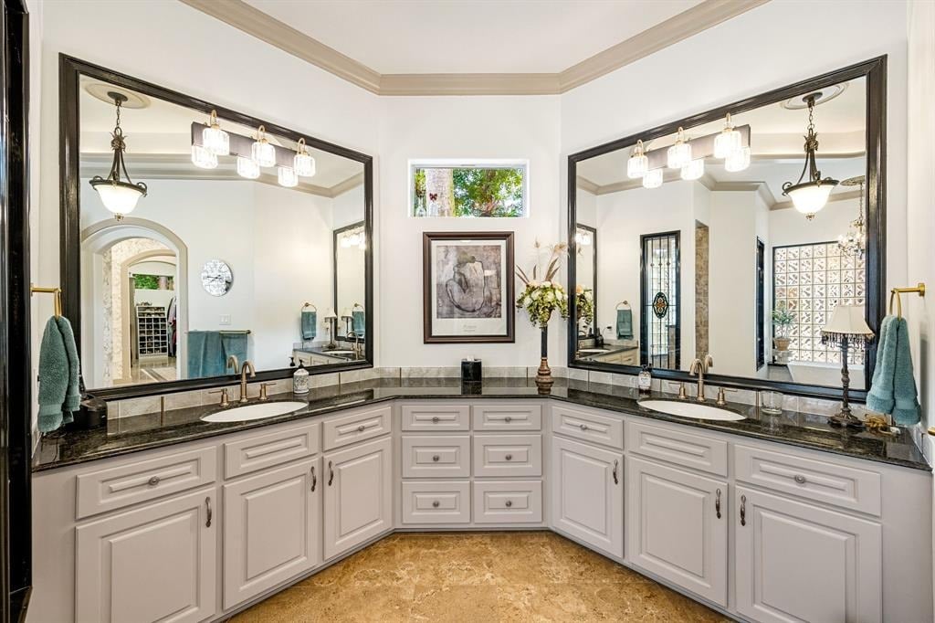 10355 Paradise Valley Dr