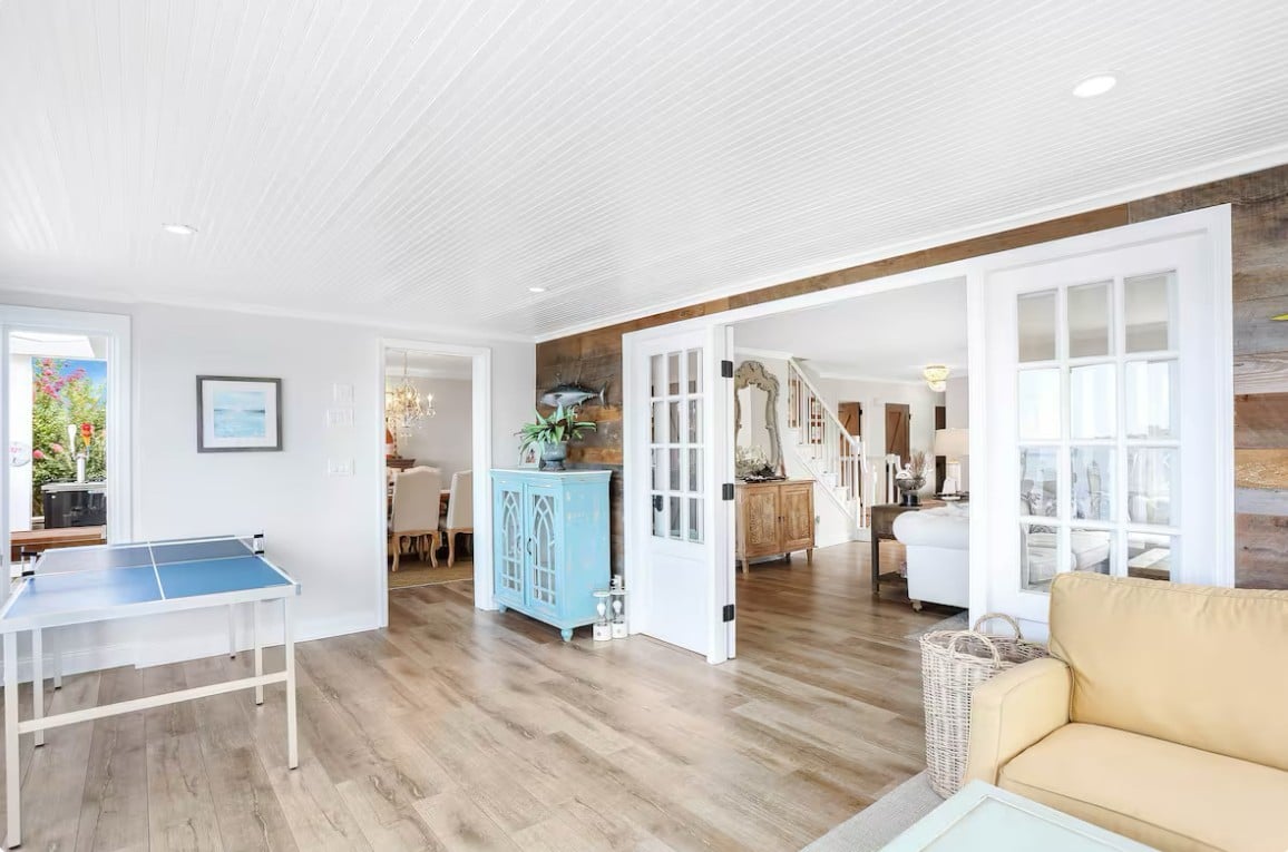 #1098 Beautiful Bayfront with Pool