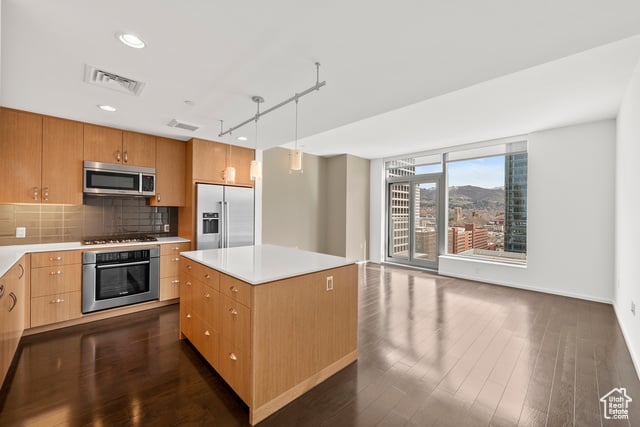 35 E 100 St #1404