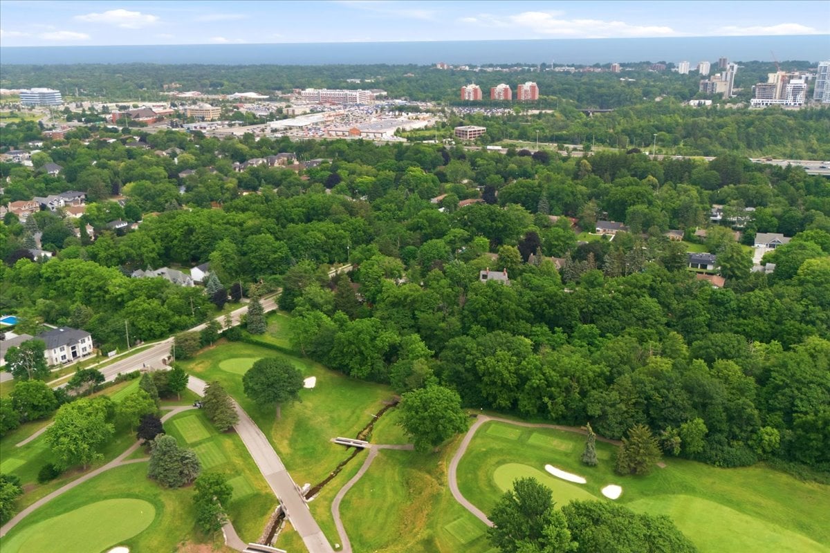 Rare Court Location on Oakville Golf Course
