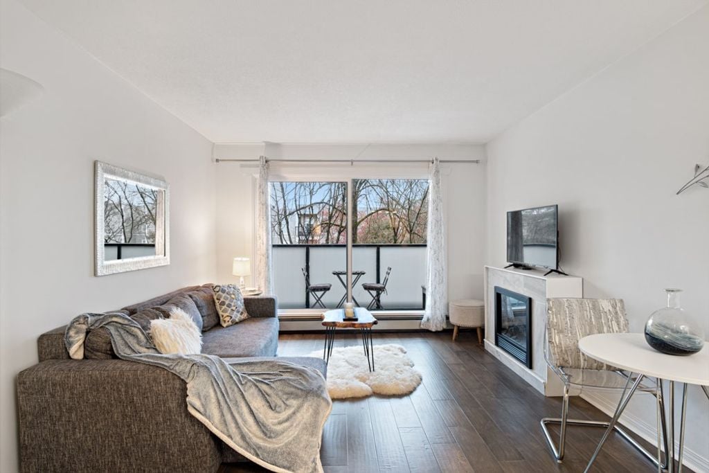 570 E 8th Ave, #306