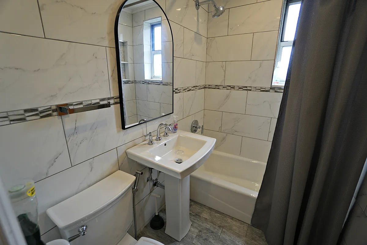 72-81 113th Street Unit: 5F