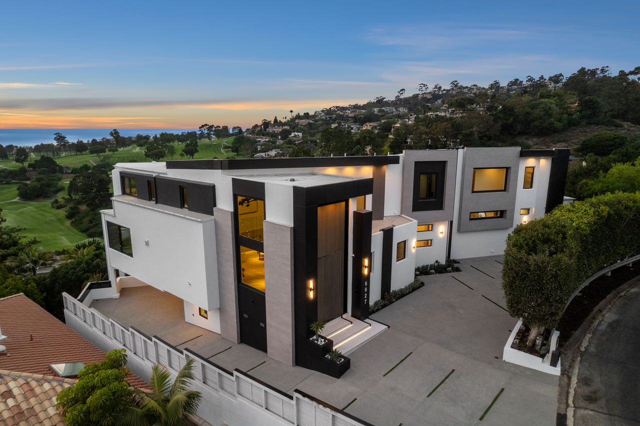 6627 Muirlands Dr, La Jolla, CA 92037
