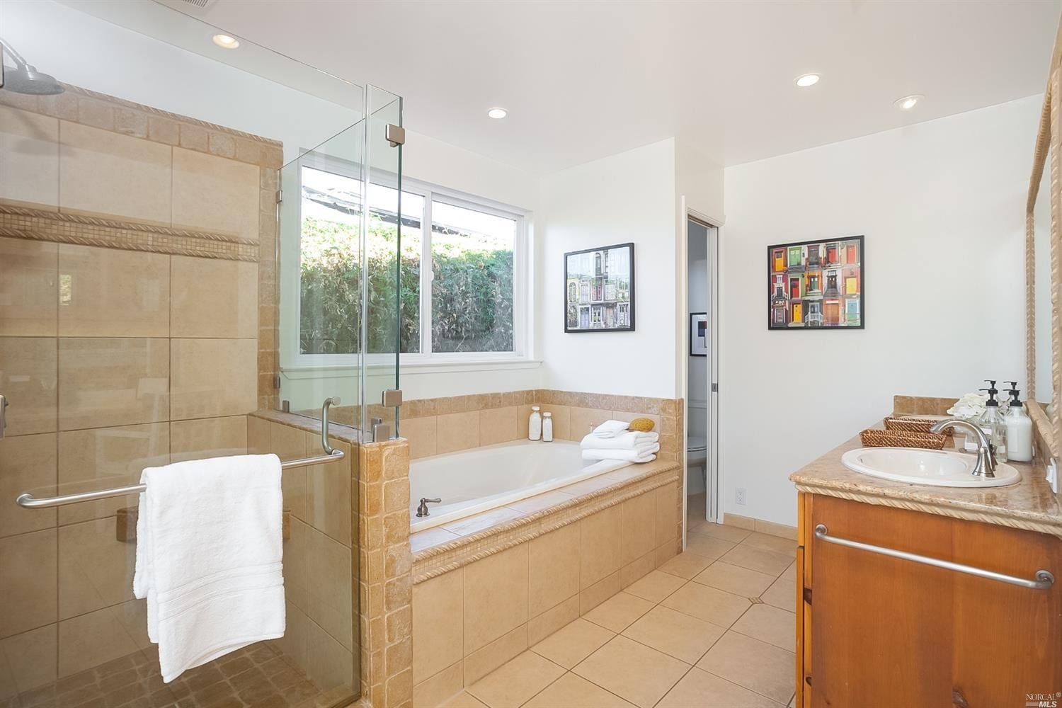 9 Crestwood Dr