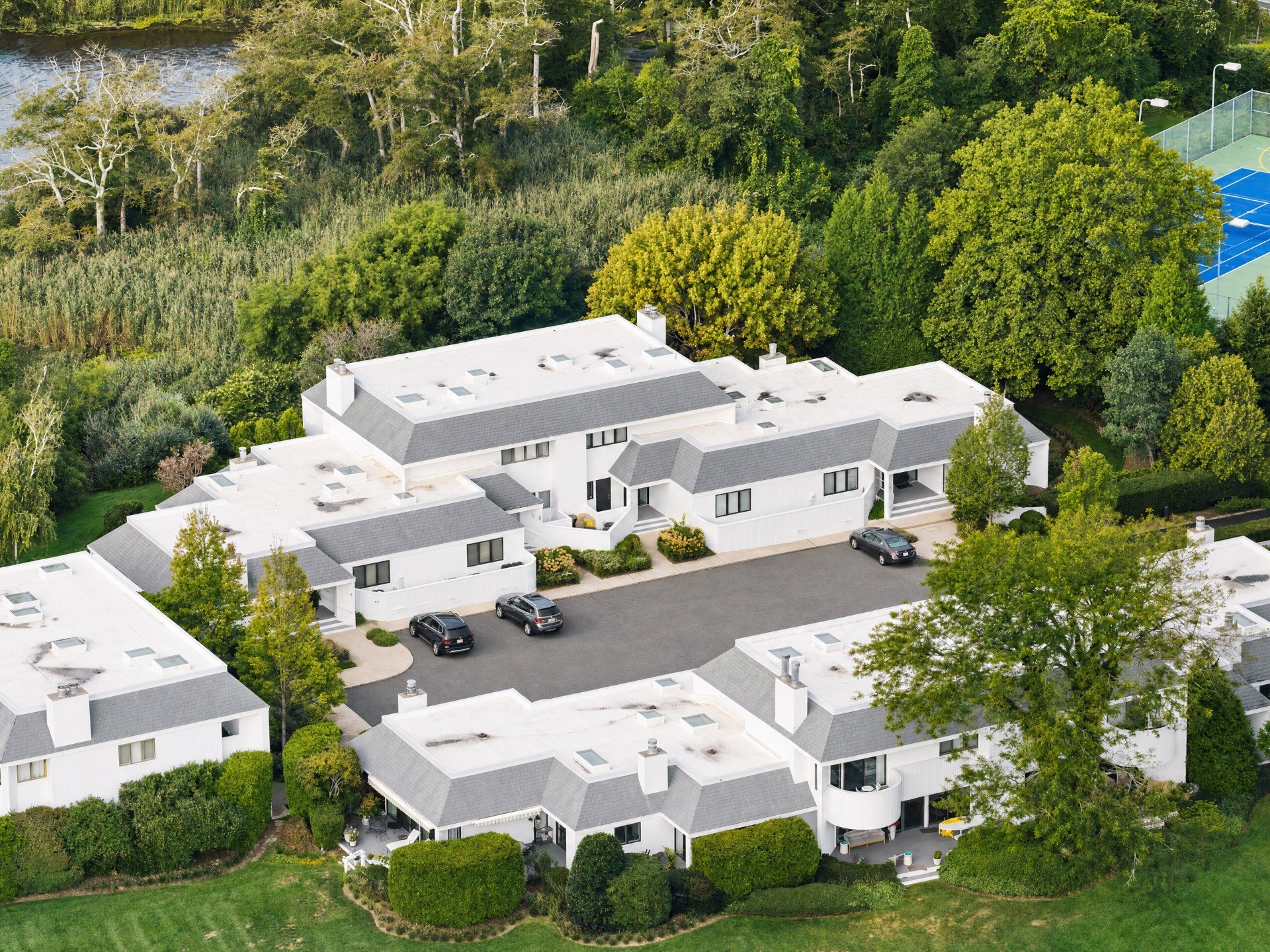 WATERFRONT LIVING AT MECOX LANDING