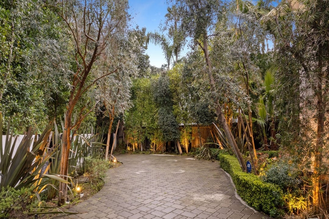 Luminor Heights, Laurel Canyon Blvd, 90046