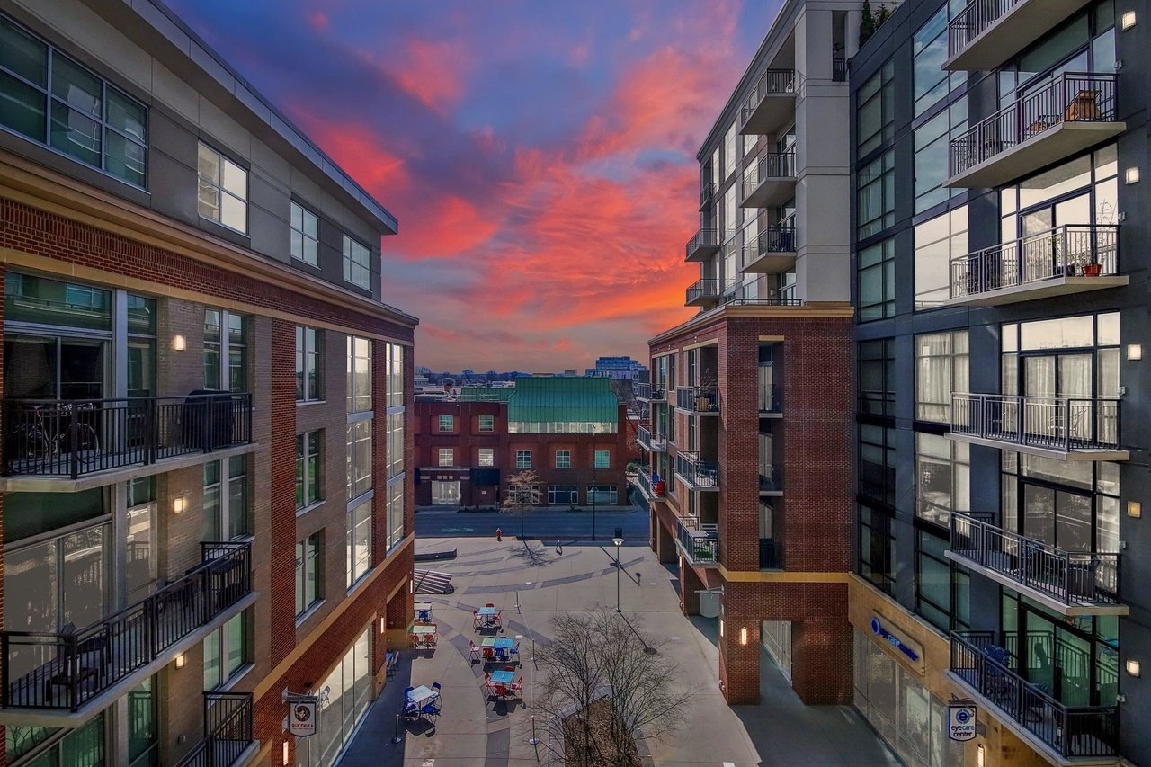 140 W Franklin St #514