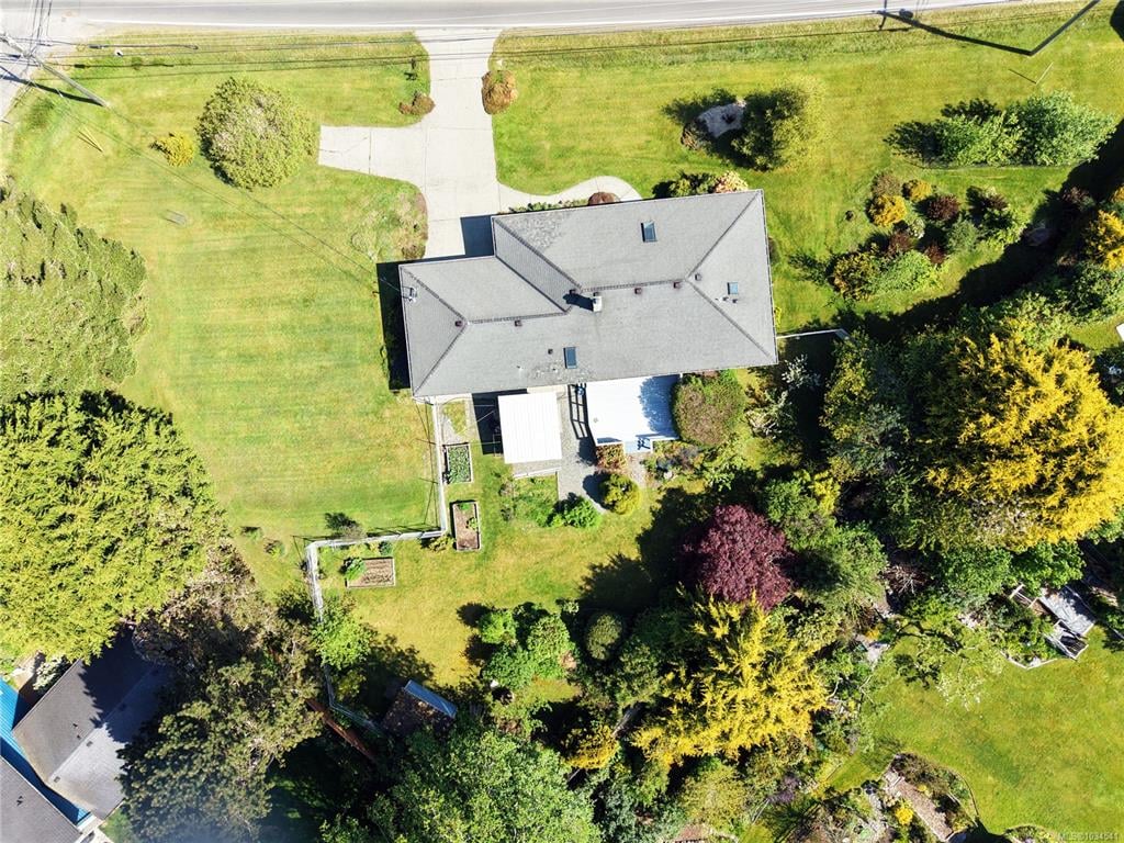 1588 Whiffin Spit Rd