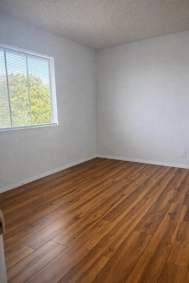 5935 Hickory St APT 3