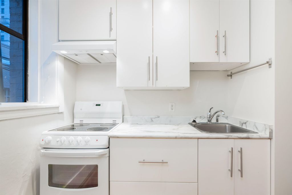 777 Burrard St, #24