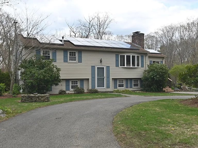 6 Oakland Dr