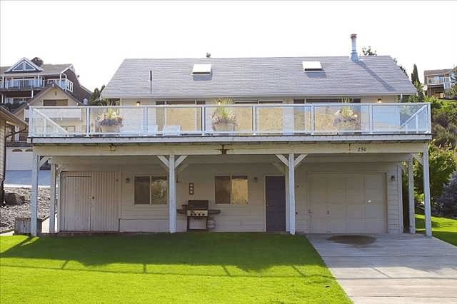 250 Lakefront Dr