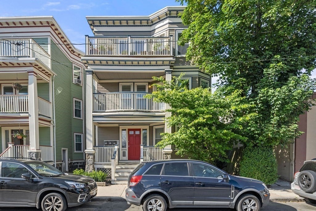 3 Pearl St Unit: 2