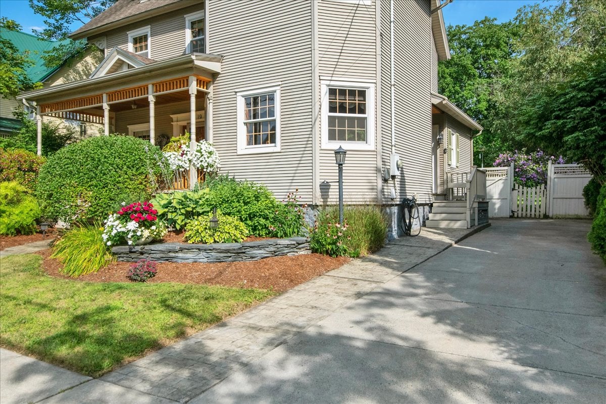 19 Brown Avenue