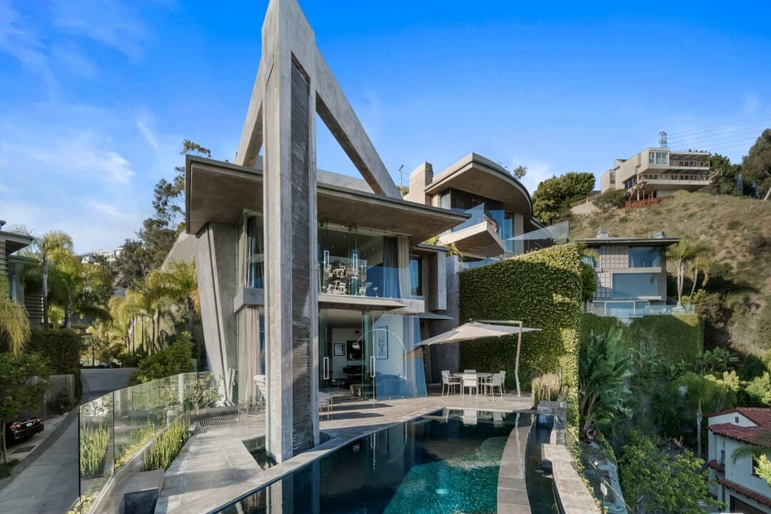 Luminor Crest, Viewmont Dr, 90069