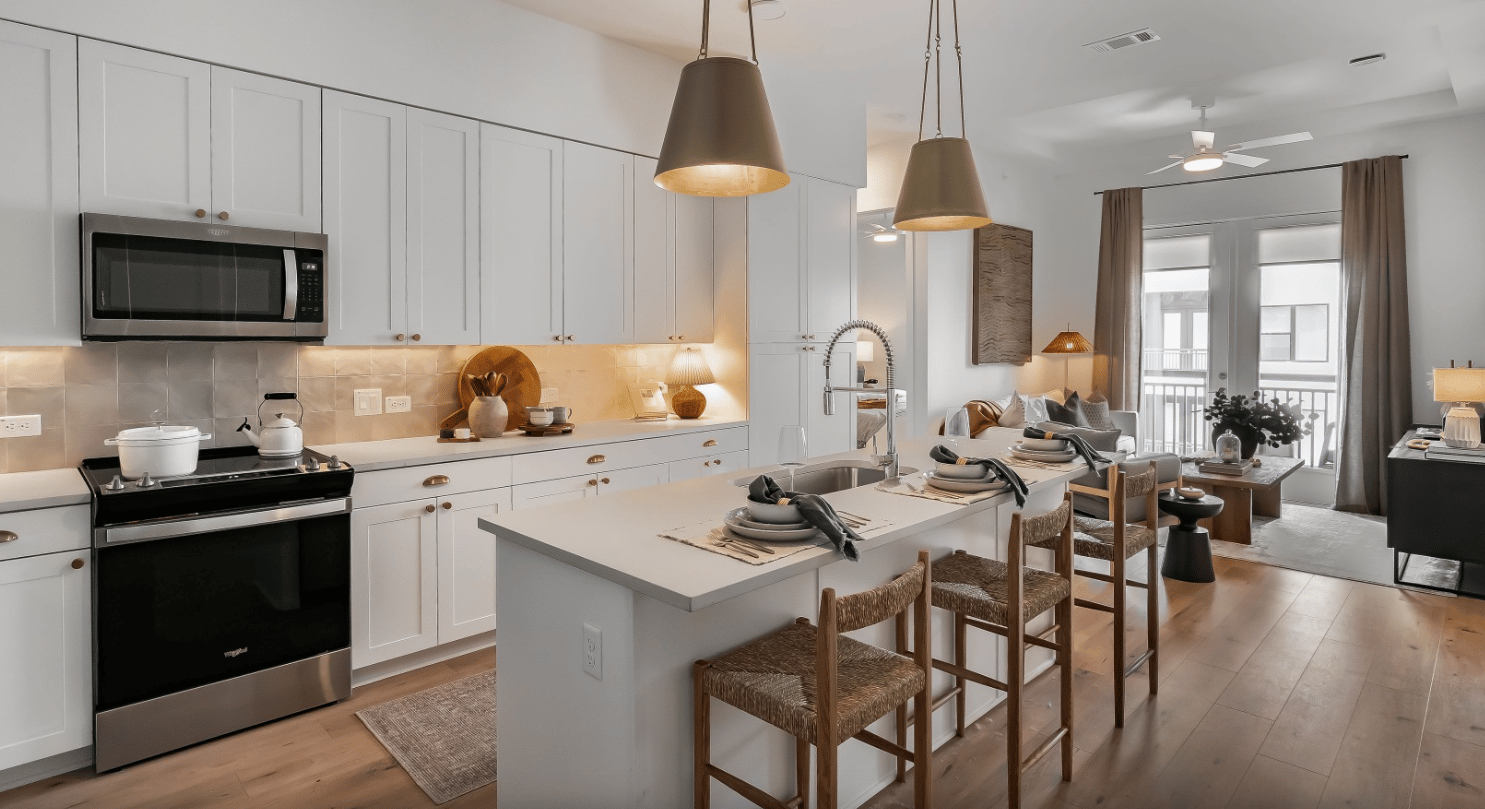 Up to 4 WEEKS FREE* on base rent PLUS $1,000 E-Gift Card!