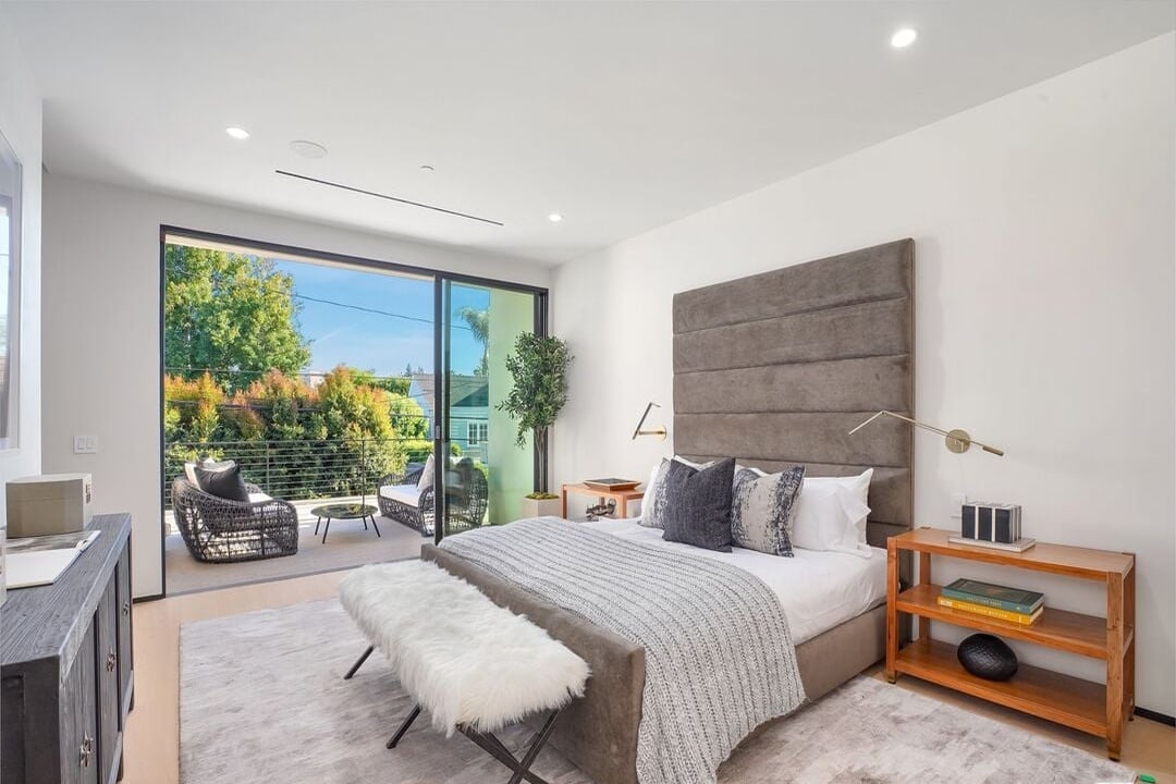 Windmere Crest, Dorrington Ave, 90048