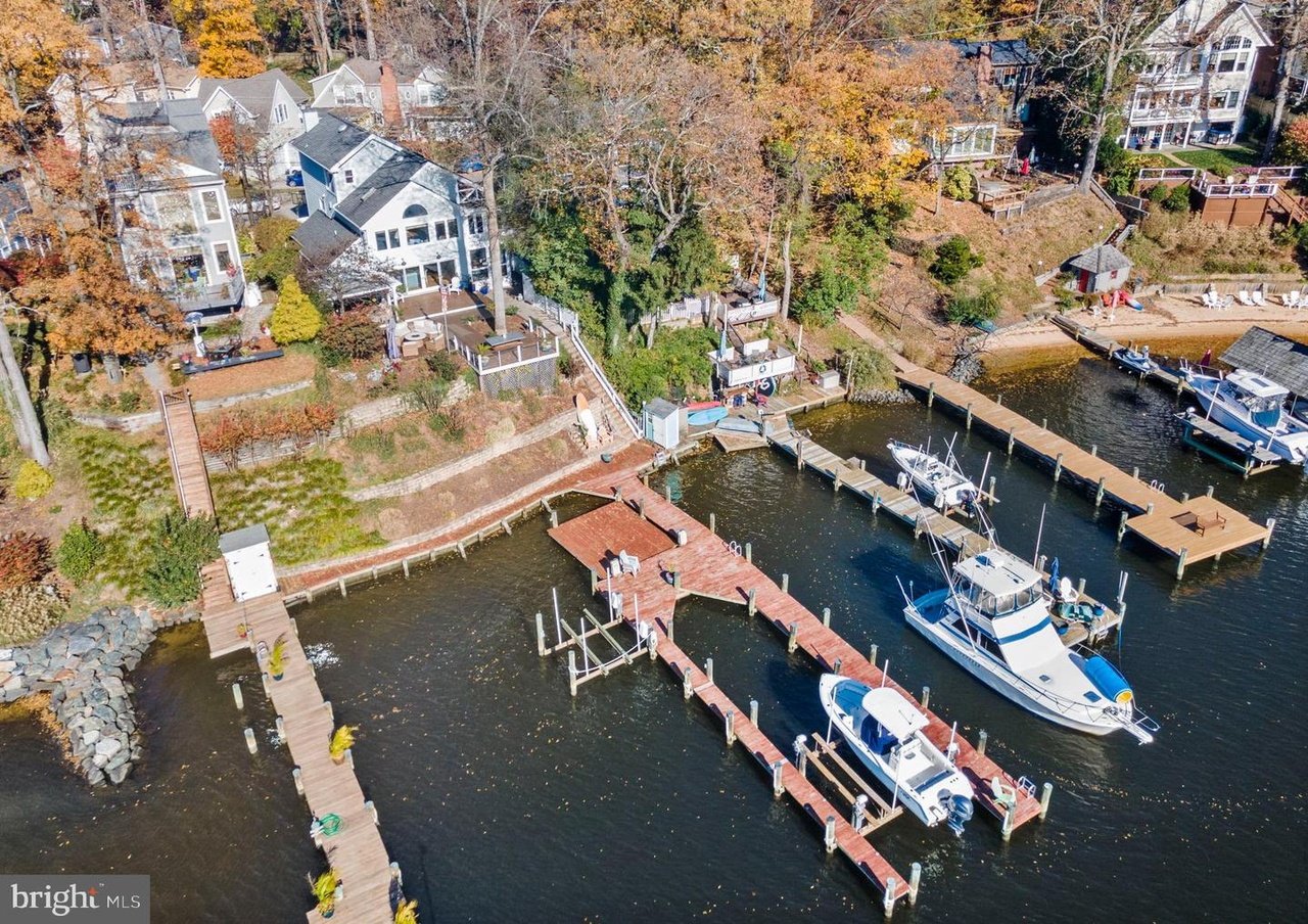 669 Shore Rd