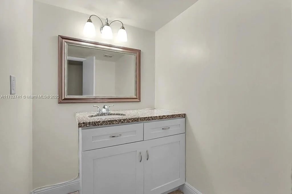 9050 NW 28th St Apt 114