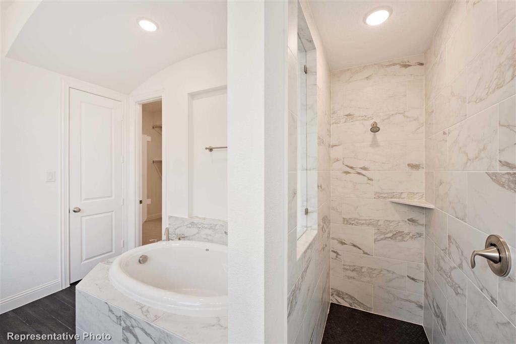 2835 Maple Oak Lane