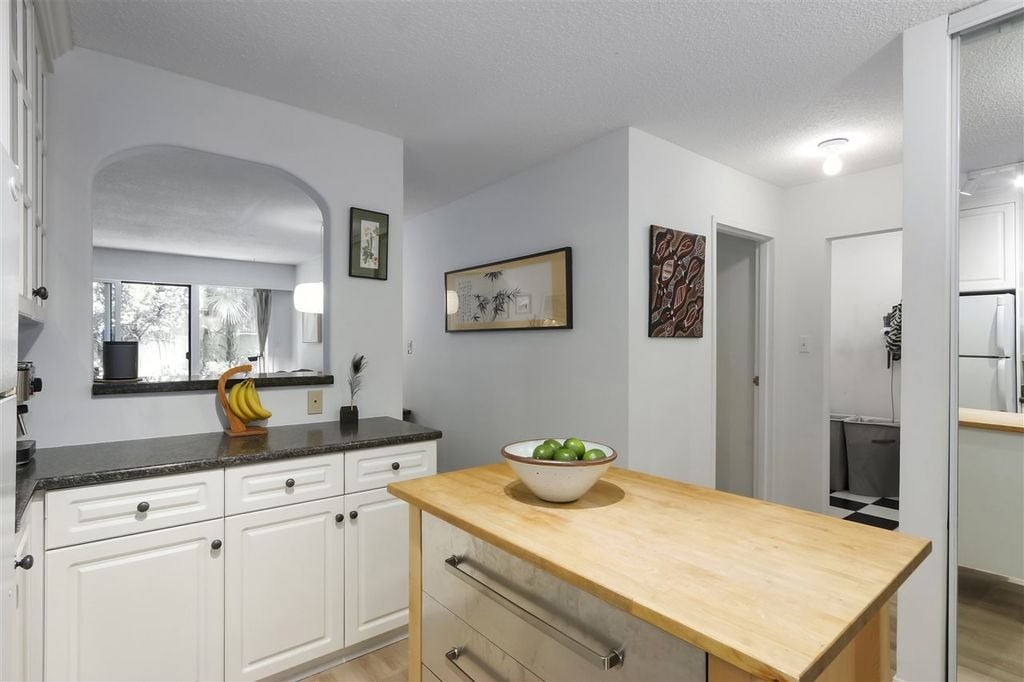 2255 York Ave, #109