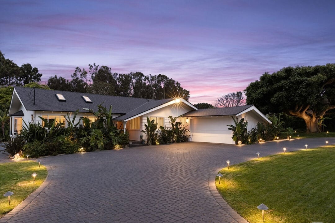 Echelon Pavilion, Grayfox St, 90265