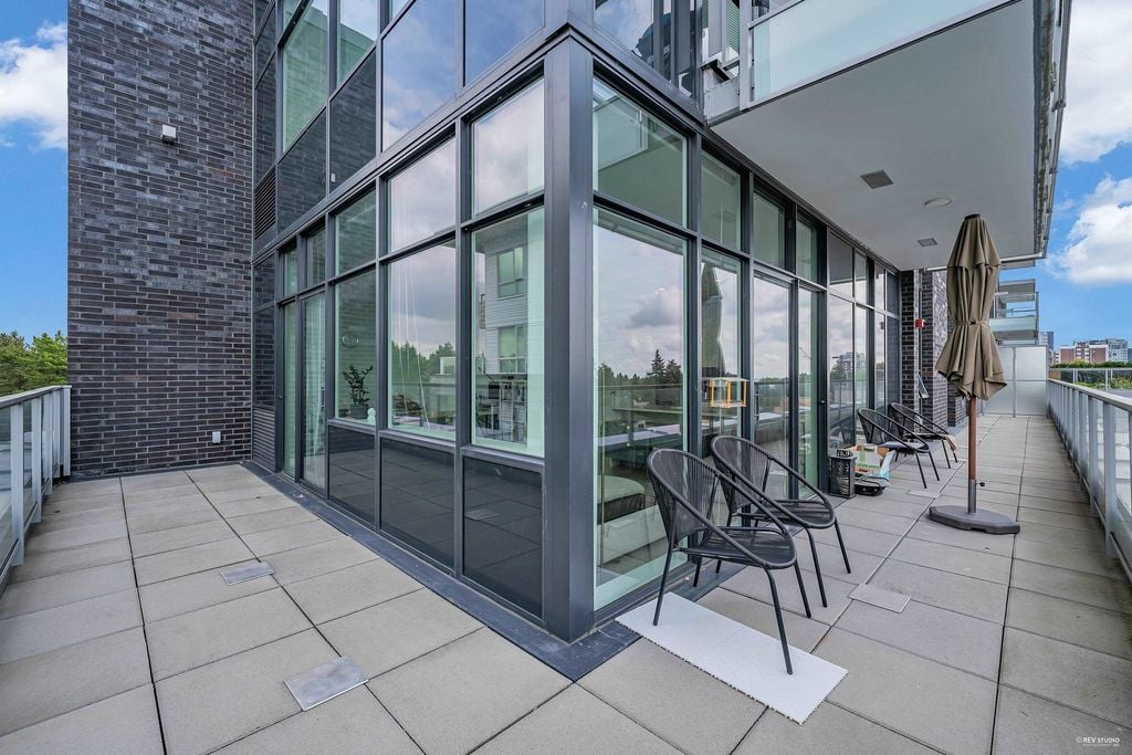 6733 Cambie St, #501