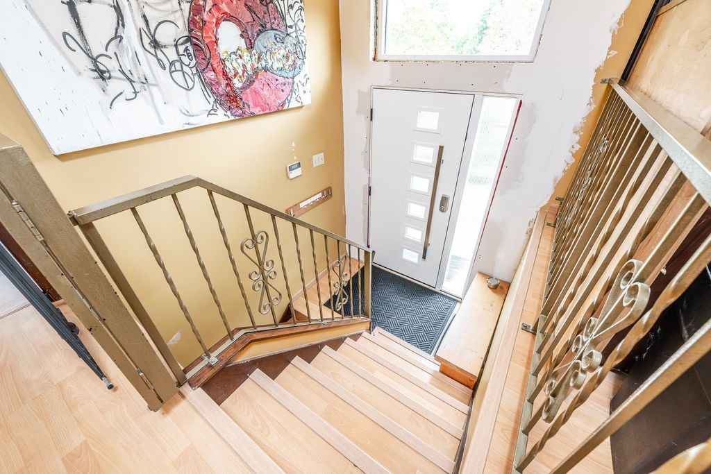 2332 Argyle Cres