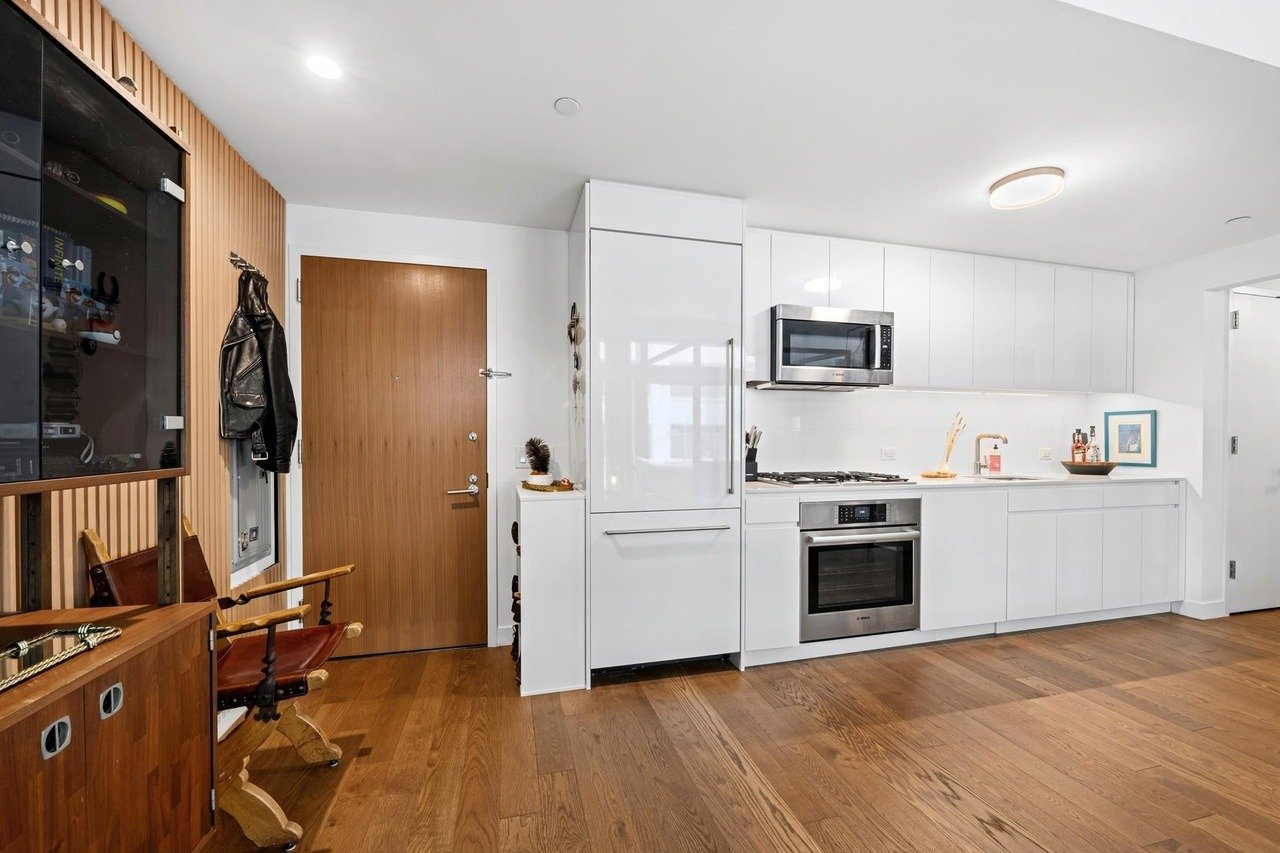 99 HUDSON ST Unit: 402