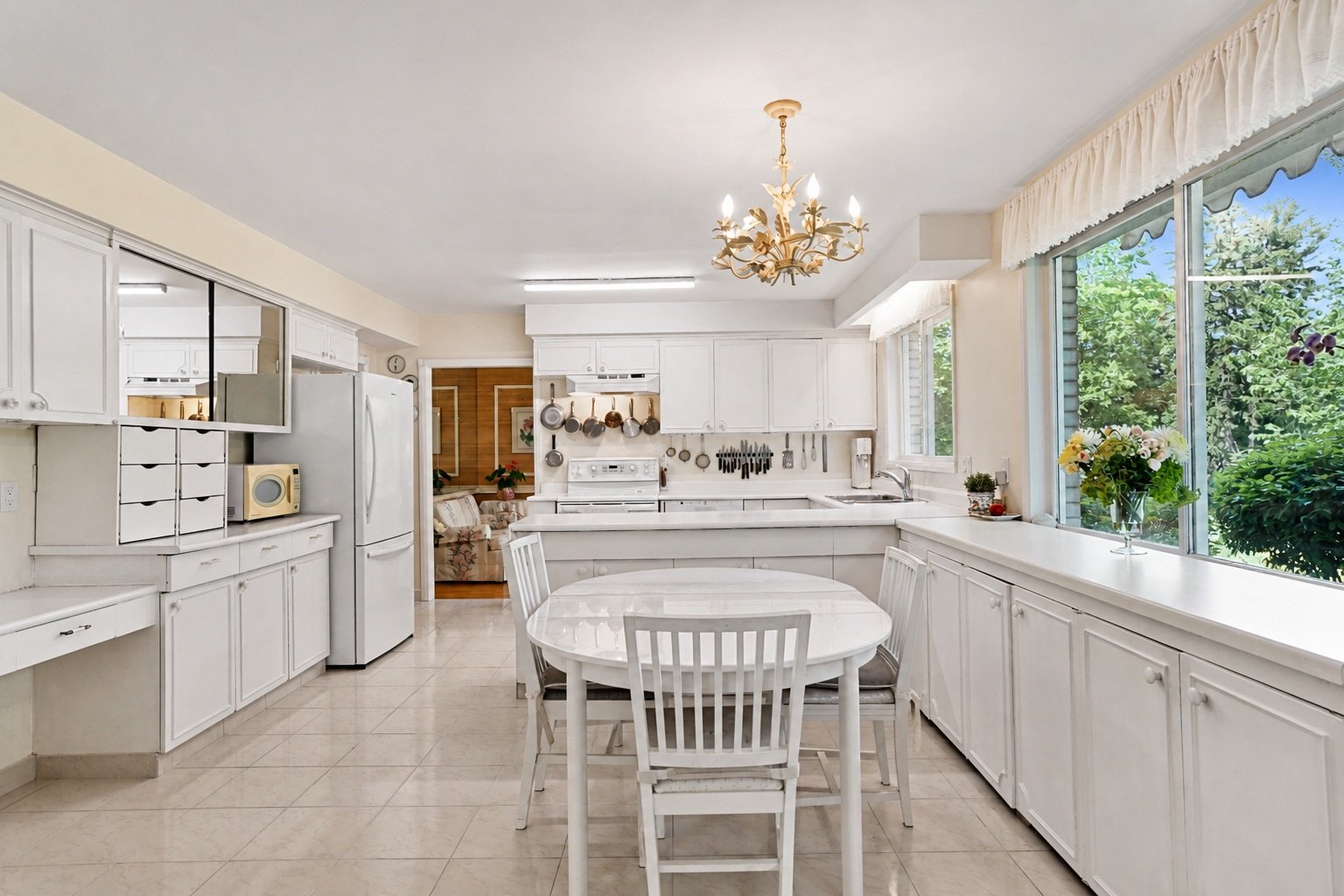 5052 Lakeshore Road, Burlington