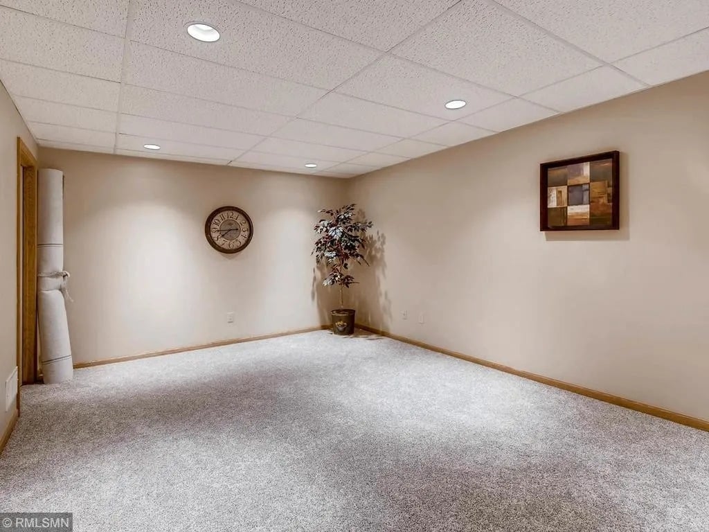 1451 Fallbrook Ln