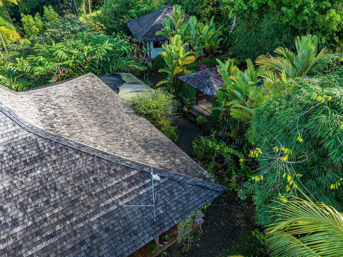 1.37 ACRES – 2 Bedroom Bali Style Home With Pool And THE BEST Ocean View!!!!!