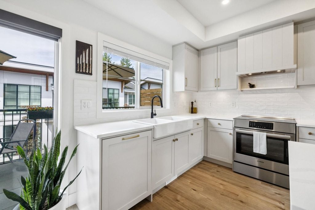 23183 136 Ave, #8