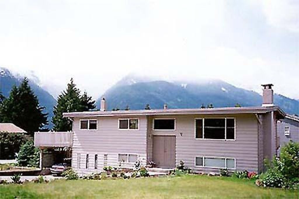 40187 Kintyre Dr