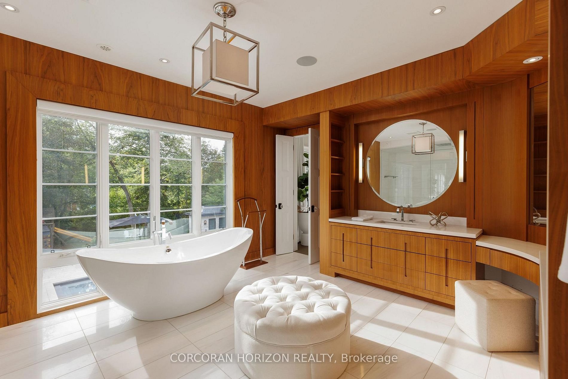 HOGGS HOLLOW CROWN ESTATE