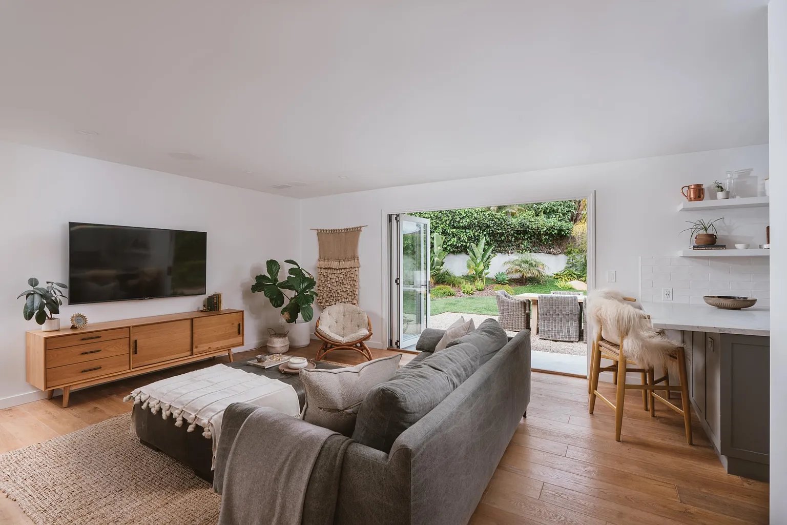 266 Santa Catalina St