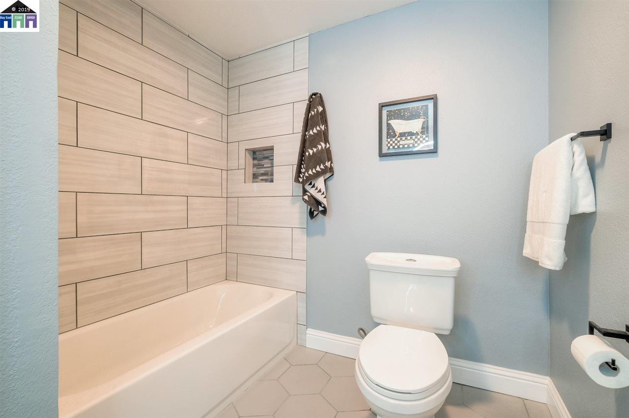 154 Renfrew Ct