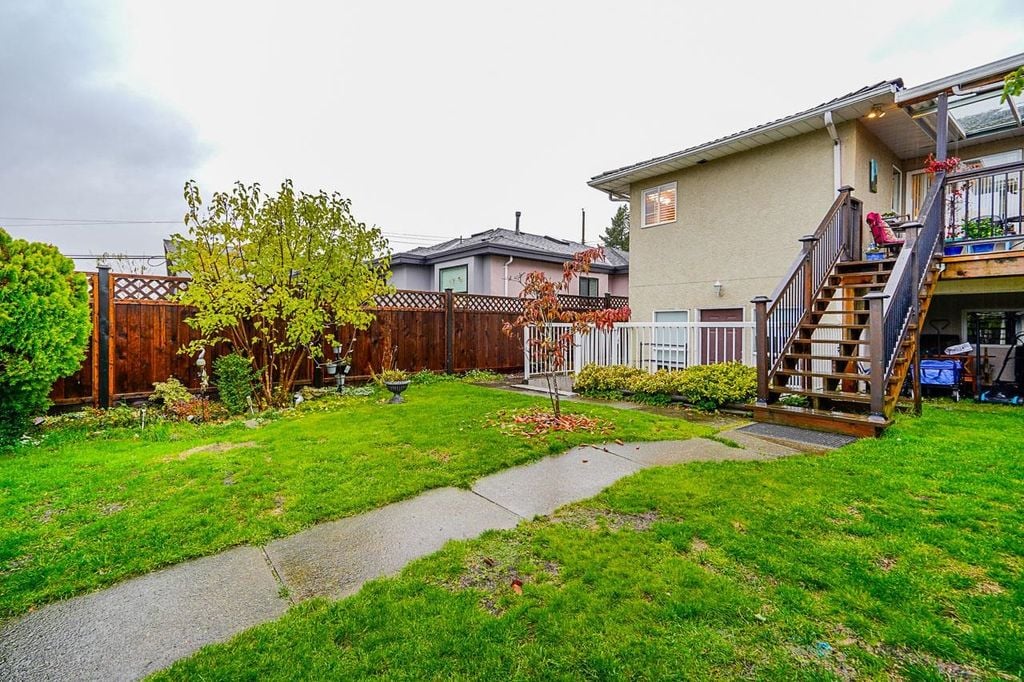 8120 11th Ave