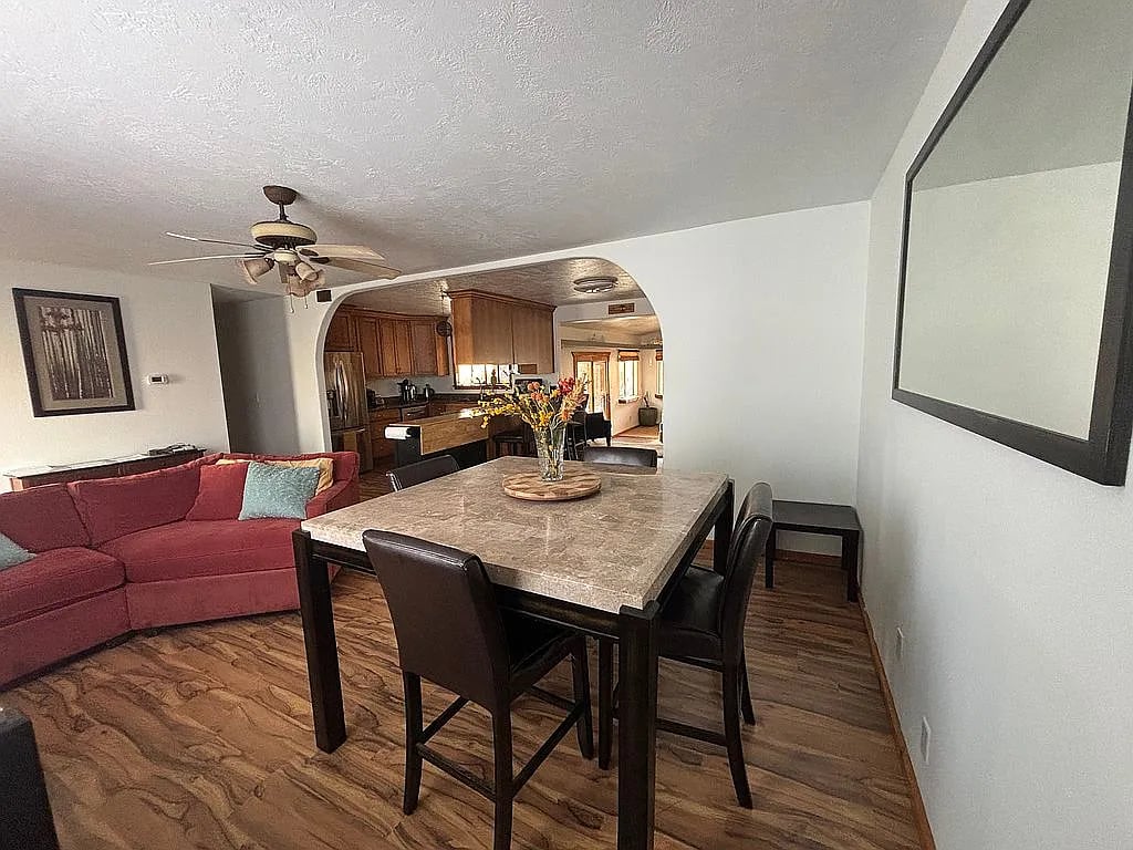 709 Bartlett Cir