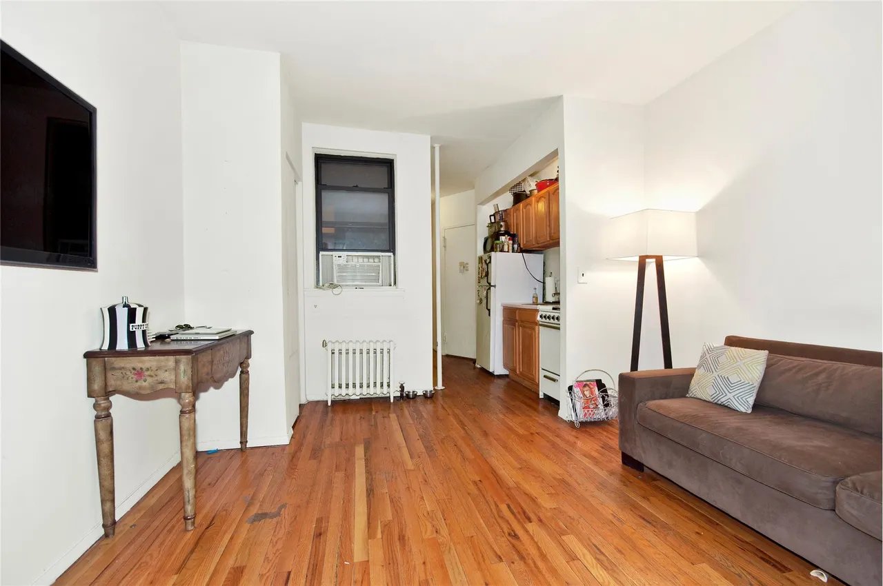 233 E 82nd St Unit 3B
