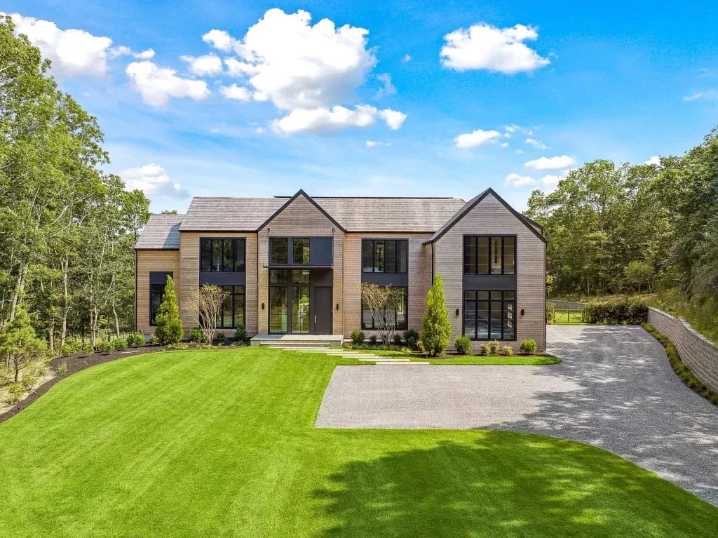 2892 Montauk Highway